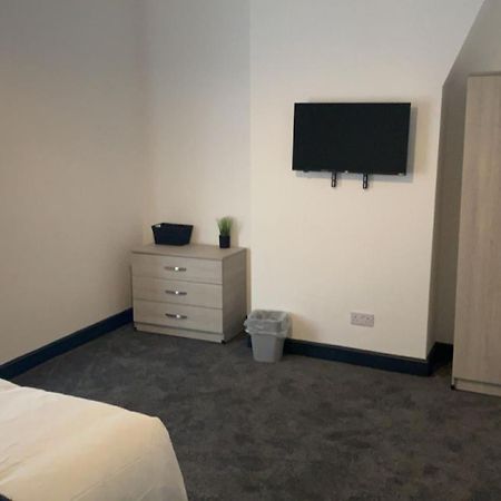 Houghton Guest House 1 Stoke-on-Trent Экстерьер фото