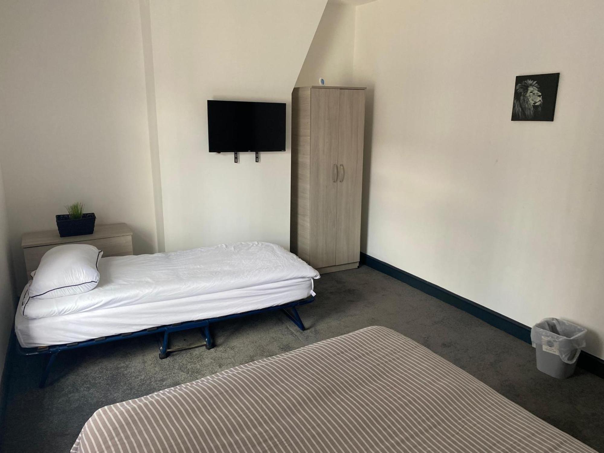 Houghton Guest House 1 Stoke-on-Trent Экстерьер фото