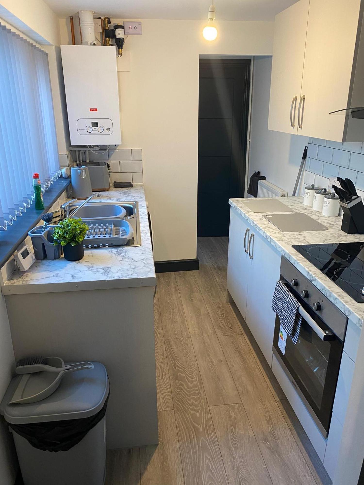 Houghton Guest House 1 Stoke-on-Trent Экстерьер фото